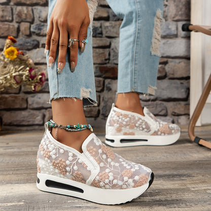 Platform-sneakers med blomsterbroderi til kvinder